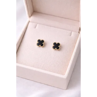 BUĞZ Altın Renk Çerçeveli Siyah Yonca Çelik Küpe MODEL 3 – Kararmaz, Paslanmaz, Minimal & Şık Kadın Küpesi