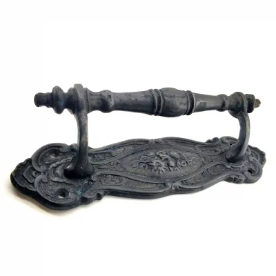 BUĞZ Antika Tarz Dekoratif Pirinç Çiçekli Yan Çekme Kapı Kolu - 240x62 Mm, Oksit