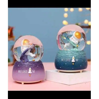 BUĞZ Astronot Kar Küresi Orta Boy Wy20k23