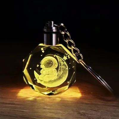 BUĞZ Astronot Tasarımlı Renk Değiştiren Anahtarlık