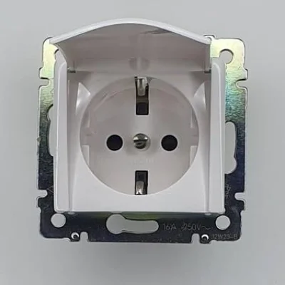  Beyaz Kapaklı Topraklı Priz Çerçevesiz - Priz ve Anahtar İçin Uyumlu Çerçeve