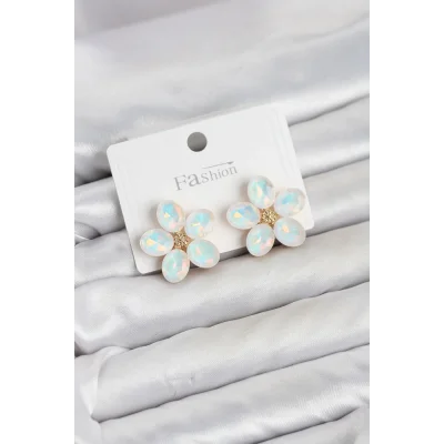BUĞZ Beyaz Renk Kristal Taşlı Çiçek Model Kadın Küpe