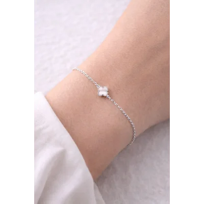 BUĞZ Beyaz Sedef Taşlı Yonca Figürlü Gümüş Renk Çelik Bileklik MODEL 4 – Kararma Yapmaz, Minimal ve Zarif Kadın Bilekliği
