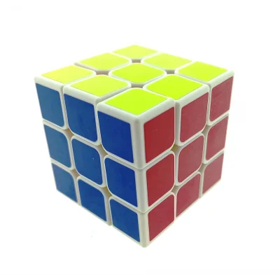  Beyaz Zemin Üzeri Renkli Zeka Küpü 3X3X3-6,8 cm 