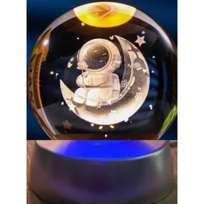 BUĞZ Dekoratif Ay Üstünde Astronot Tasarımlı Plastik Altlıklı Cam Küre