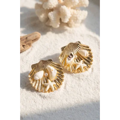 BUĞZ Gold Renk Deniz Kabuğu Deniz Yıldızı ve Beyaz Taş Detaylı Küpe