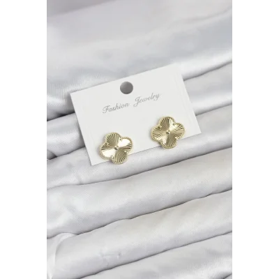 BUĞZ Gold Renk Pirinç Yonca Model Kadın Küpe