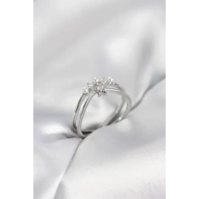 BUĞZ Gümüş Renk İncili Yıldız Model Zirkon Taşlı Kadın Yüzük