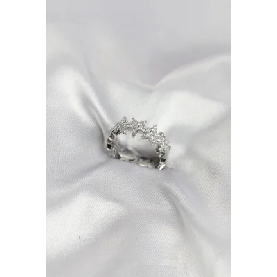 BUĞZ Gümüş Renk Pirinç Sıralı Yıldız Model Zirkon Taşlı Kadın Yüzük