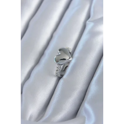 BUĞZ Gümüş Renk Pirinç Zirkon Taşlı Kalp Model Kadın Yüzük