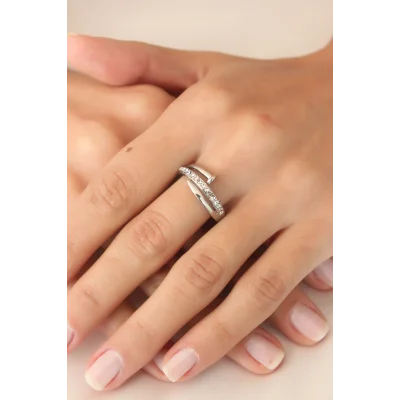 BUĞZ Gümüş Renk Taşlı Çivi Ayarlanabilir Kadın Yüzük - Lisinya