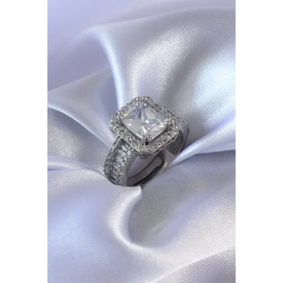 BUĞZ Gümüş Renk Zirkon Taşlı Kadın Yüzük