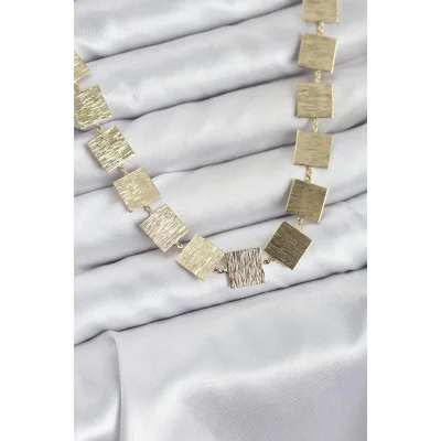 BUĞZ Kare Plaka Model Gold Renk Kadın Kolye