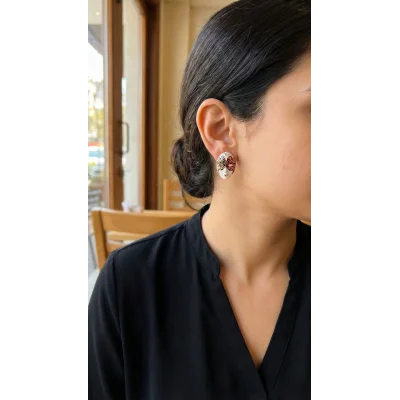 BUĞZ Maske Model Pirinç Kadın Küpe - Lisinya