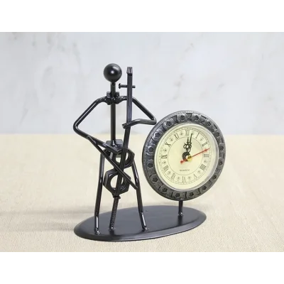 BUĞZ Metal Saatli Keman Çalan Müzisyen Alk4333