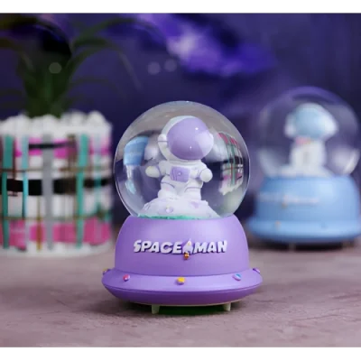 Minik Astronot Işıklı Kar Küresi