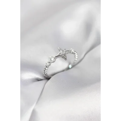 BUĞZ Minimal Kutup Yıldızı Model Zirkon Taşlı Gümüş Renk Kadın Yüzük