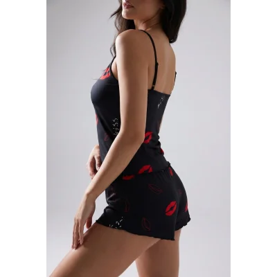 BUĞZ Öpücük Desenli Siyah Askılı Şortlu Kadın Pijama Takımı TM1358