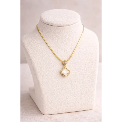 BUĞZ Paslanmaz Çelik Yonca Kolye MODEL 5 – Gold Kaplama Zirkon Taşlı Zarif Tasarım | Kararmaz Kadın Kolyesi