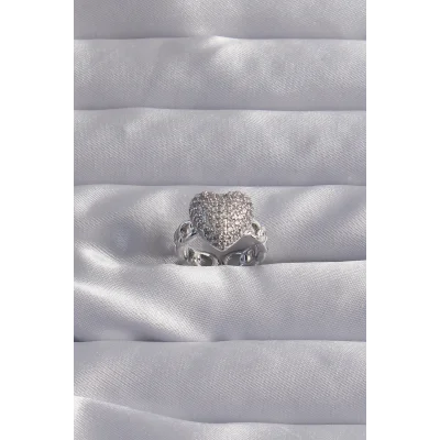 BUĞZ Pirinç Ayarlamalı Gümüş Renk Zirkon Taşlı Bombeli Kalp Yüzük