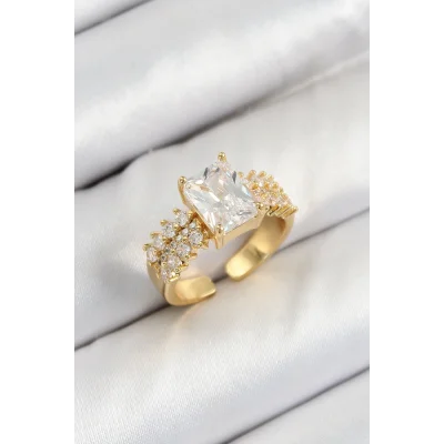 BUĞZ Pirinç  Büyük Zirkon Taşlı Model Gold Renk Kadın Yüzük