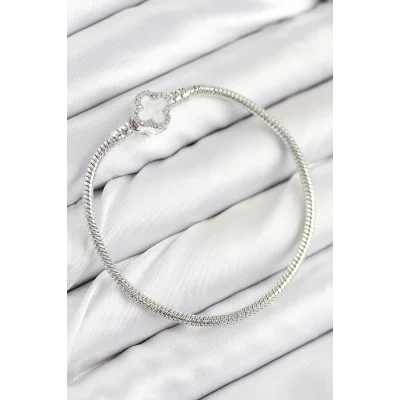 BUĞZ Pirinç Charm Zirkon Taşlı Yonca Model Gümüş Renk Kadın Bileklik