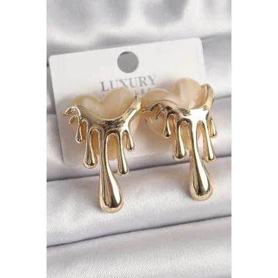 BUĞZ Pirinç Gold Renk Beyaz Sedefli Akan Kalp Model Kadın Küpe