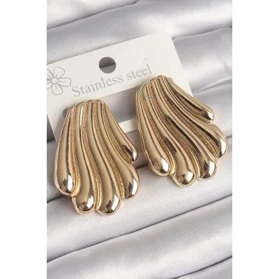 BUĞZ Pirinç Gold Renk İşlemeli İstirdye Model Kadın Küpe