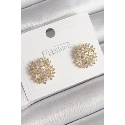 BUĞZ Pirinç Gold Renk Zirkon Taşlı Yonca Model Kadın Küpe
