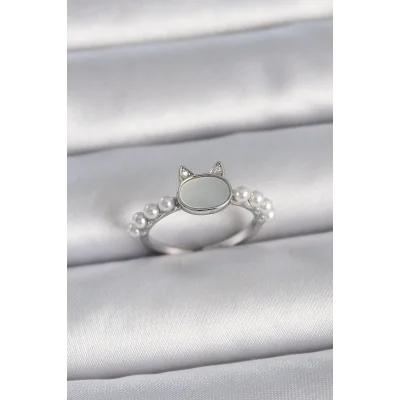 BUĞZ Pirinç Gümüş Renk Ayarlanabilir Beyaz Mineli Kedi Model İnci Detay Kadın Yüzük