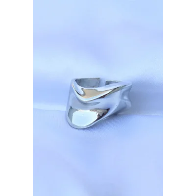 BUĞZ Pirinç Gümüş Renk Ayarlanabilir Kalın Ezme Yüzük - Lisinya