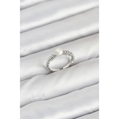 BUĞZ Pirinç Gümüş Renk Göbek İnci Model Kadın Yüzük