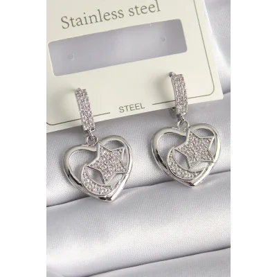 BUĞZ Pirinç Gümüş Renk Kalp Model Zirkon Taşlı Ay Yıldız İşlemeli Kadın Küpe