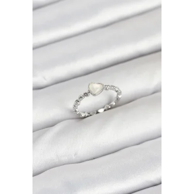 BUĞZ Pirinç Gümüş Renk Kalpli Model Kadın Yüzük