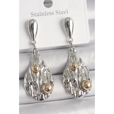 BUĞZ Pirinç Gümüş Renk Sallantı Damla Model Gold Topçuk Detay Kadın Küpe