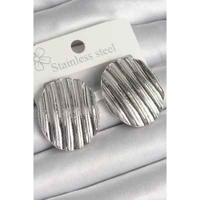 BUĞZ Pirinç Gümüş Renk Sallantı İşlemeli Daire Plaka Model Kadın Küpe