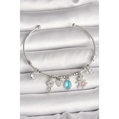 BUĞZ Pirinç Gümüş Renk Sallantı Zirkon Taşlı Ayıcık Figür Çiçek Detay Charm Kadın Bileklik