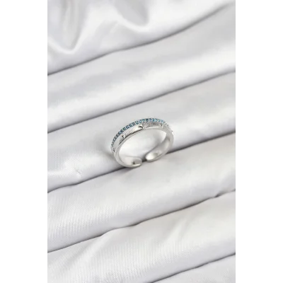 BUĞZ Pirinç Gümüş Renk Sıralı Zirkon Taşlı Kutup Yıldızı Model Kadın Yüzük