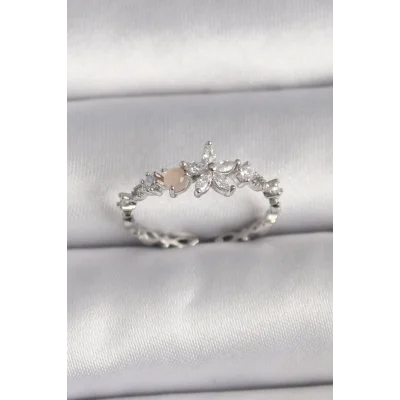 BUĞZ Pirinç Gümüş Renk Zirkon Taşlı Çiçek Model Ayarlanabilir Yüzük