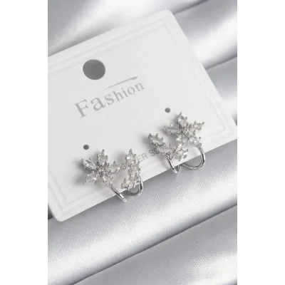 BUĞZ Pirinç Gümüş Renk Zirkon Taşlı Çiçek Model Kadın Küpe