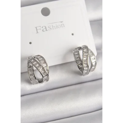 BUĞZ Pirinç Gümüş Renk Zirkon Taşlı Düğüm Halka Model Kadın Küpe