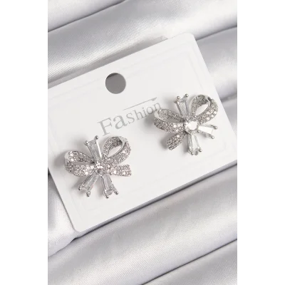 BUĞZ Pirinç Gümüş Renk Zirkon Taşlı Fiyonk Model Kadın Küpe