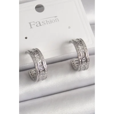 BUĞZ Pirinç Gümüş Renk Zirkon Taşlı İşleme Detay Halka Model Kadın Küpe