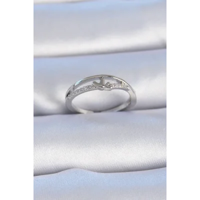 BUĞZ Pirinç Gümüş Renk Zirkon Taşlı Kalp Model Kadın Yüzük