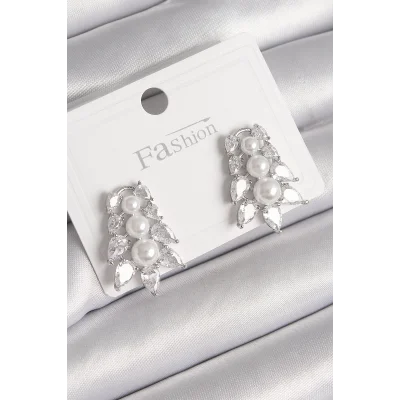 BUĞZ Pirinç Gümüş Renk Zirkon Taşlı Yaprak Model İnci Detay Kadın Küpe