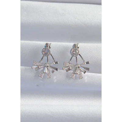 BUĞZ Pirinç Gümüş Renk Zirkon Taşlı Yassı Fiyonk Model Küpe - Lisinya