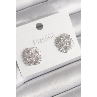 BUĞZ Pirinç Gümüş Renk Zirkon Taşlı Yonca Model Kadın Küpe