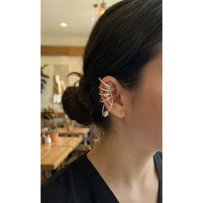 BUĞZ Pirinç Halkalı Model Gümüş Renk Kıkırdak Küpe