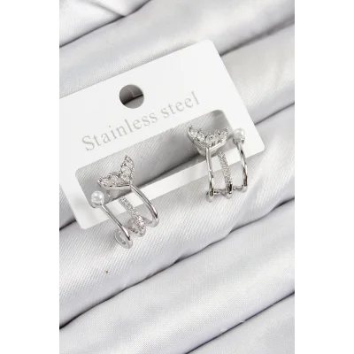 BUĞZ Pirinç Zirkon Taşlı İnci Detaylı Balık Kuyruğu Model Gümüş Renk Kadın Küpe