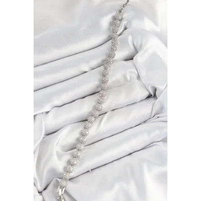 BUĞZ Pirinç Zirkon Taşlı Yarım Topcuk Model Gümüş Renk VIP Seri Kadın Bileklik - Lisinya